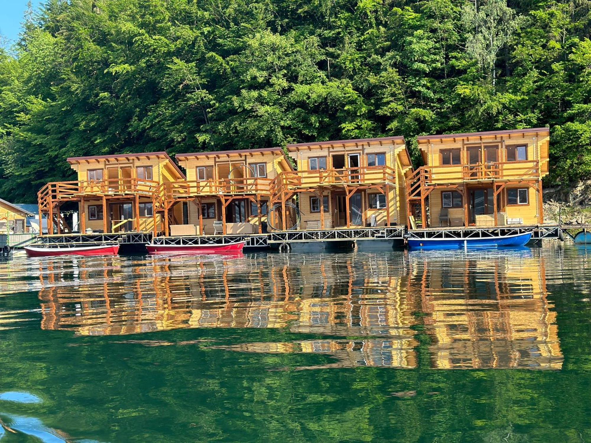 Holiday Bicaz Bungalows On The Lake Exterior foto