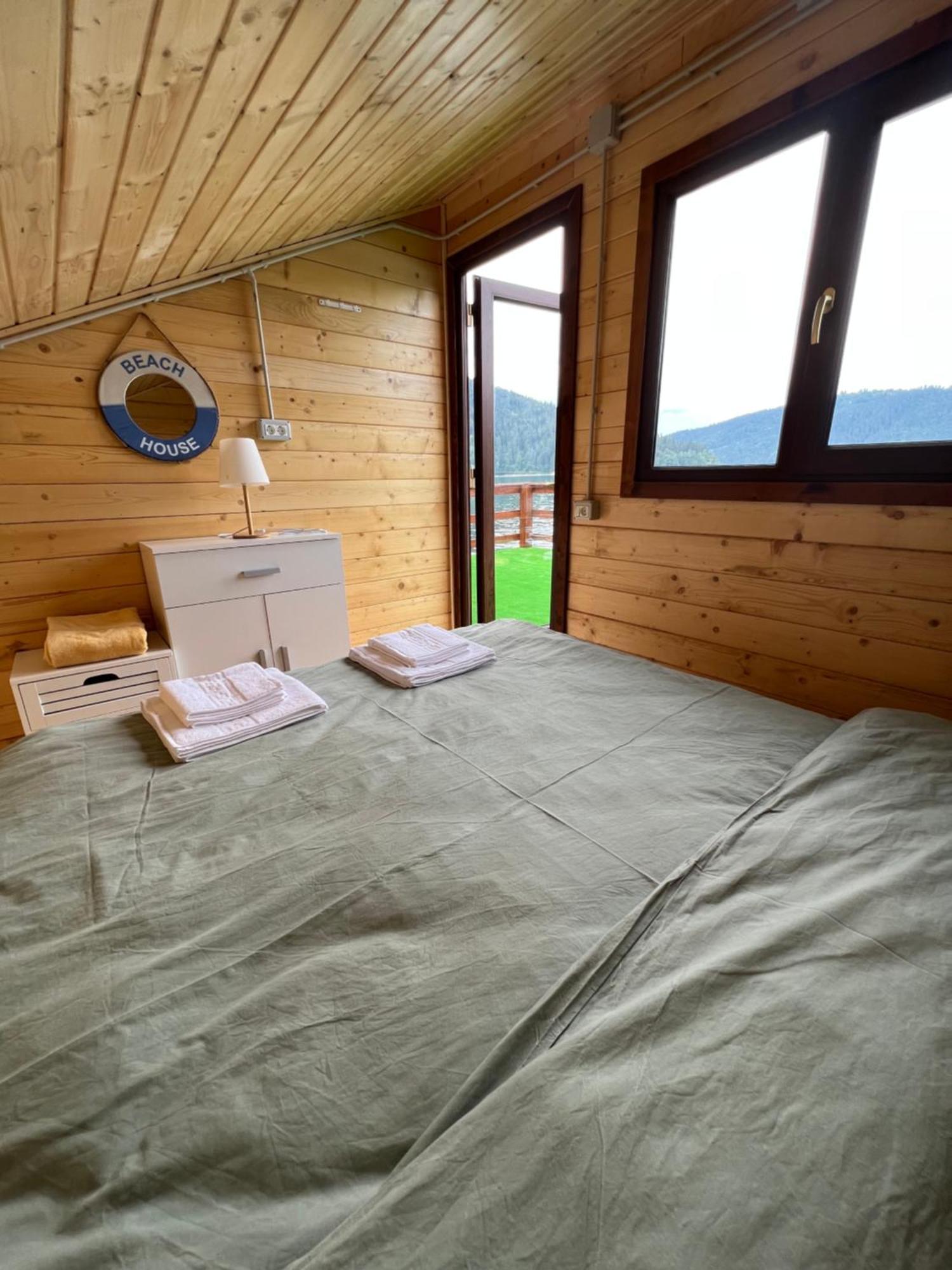 Holiday Bicaz Bungalows On The Lake Exterior foto