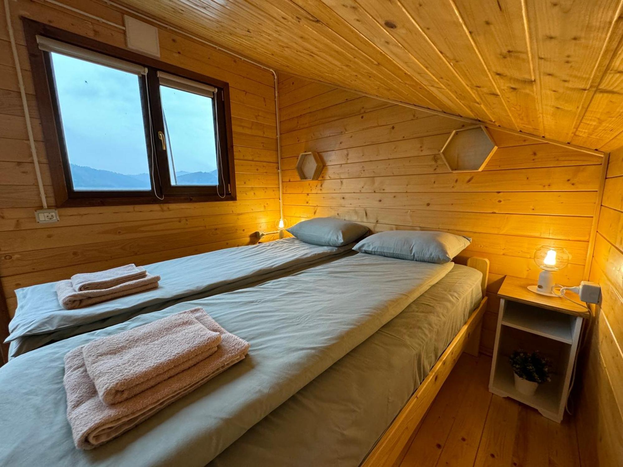 Holiday Bicaz Bungalows On The Lake Exterior foto